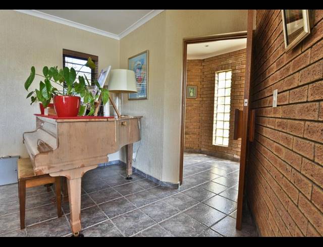 3 BEDROOM HOUSE FOR SALE IN VIERLANDEN